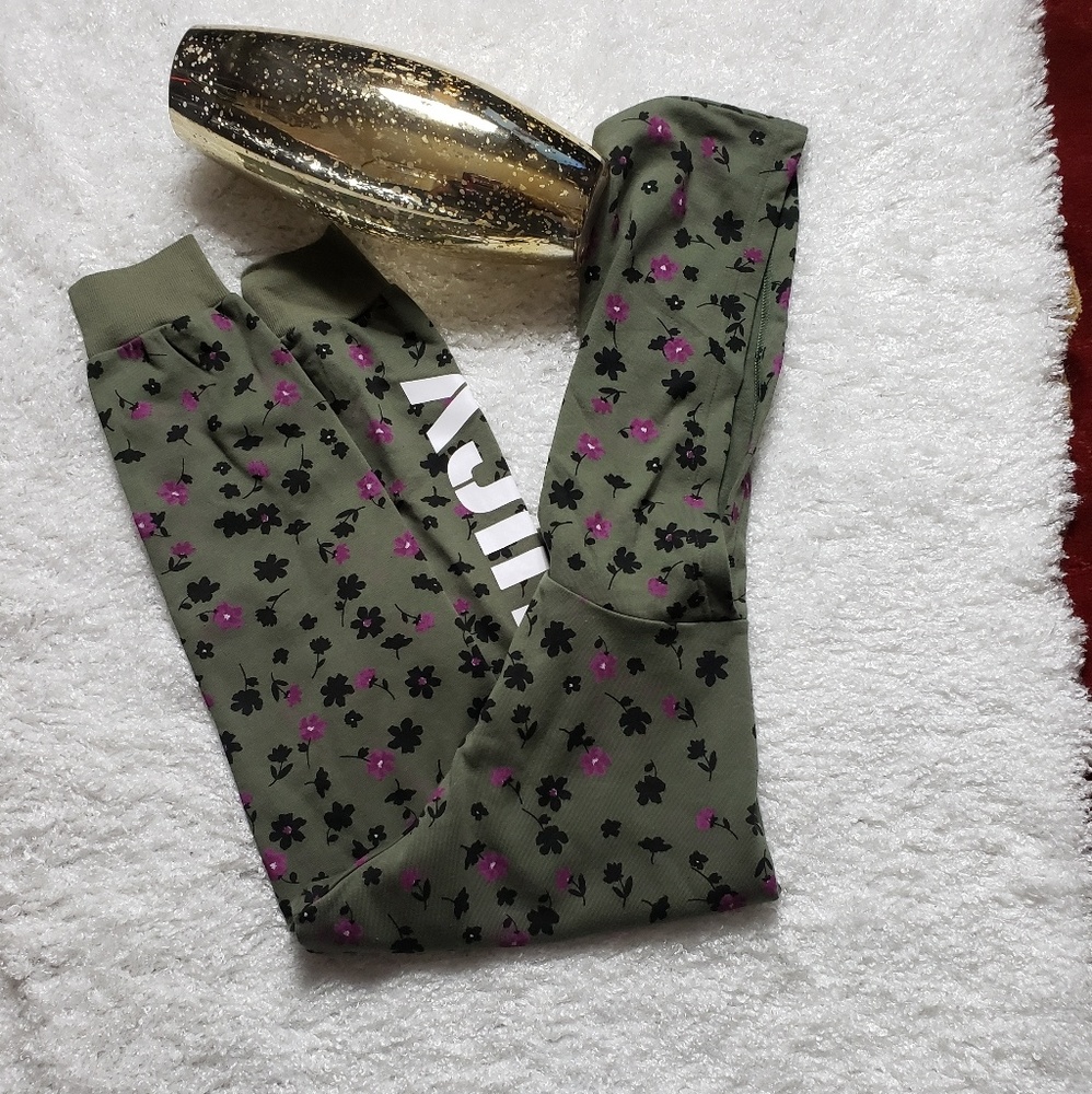 SALE!! JUICY COUTURE PULLOVER